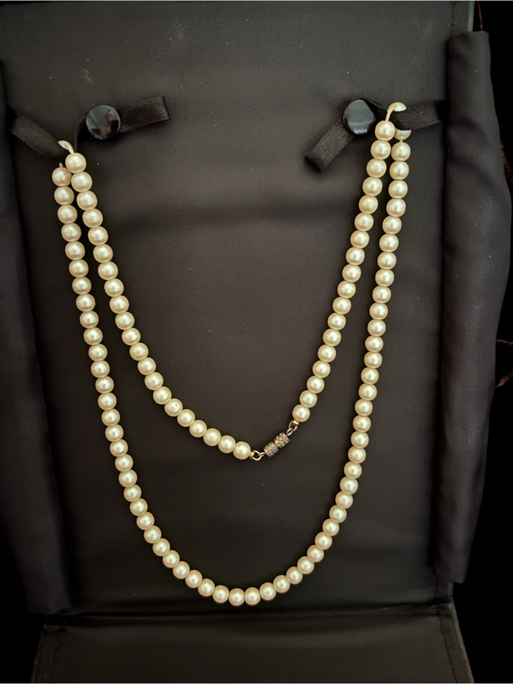 Vintage Classic Pearl Strand Necklace - Cream Pearls - Picture 5 of 13